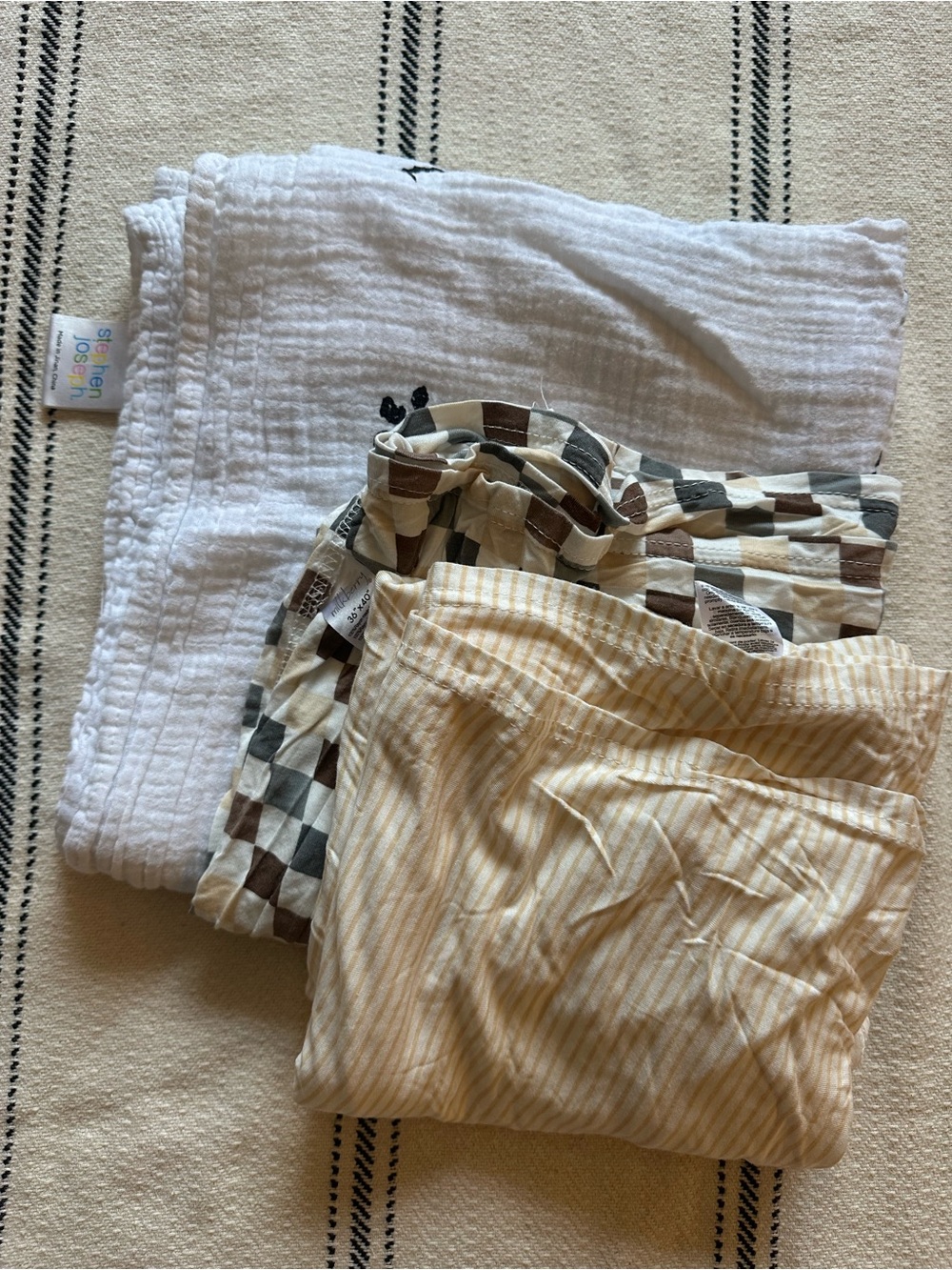 3 blankets 1 muslin and 2 milkberry